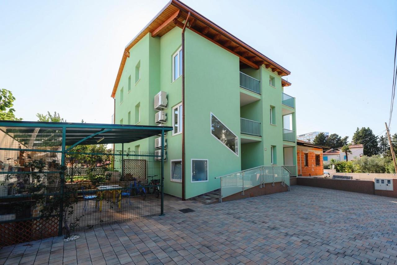 Andrea House With Apartments Umag Kültér fotó