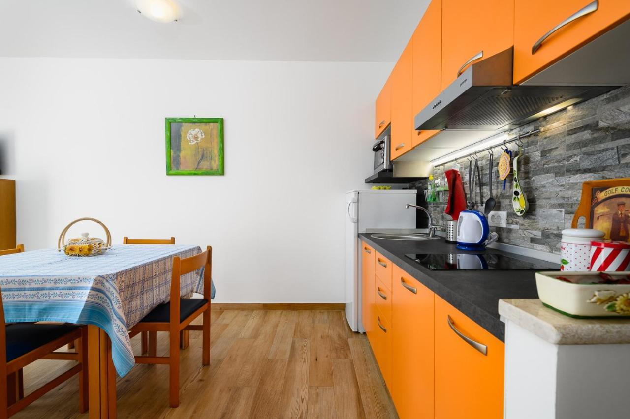 Andrea House With Apartments Umag Kültér fotó